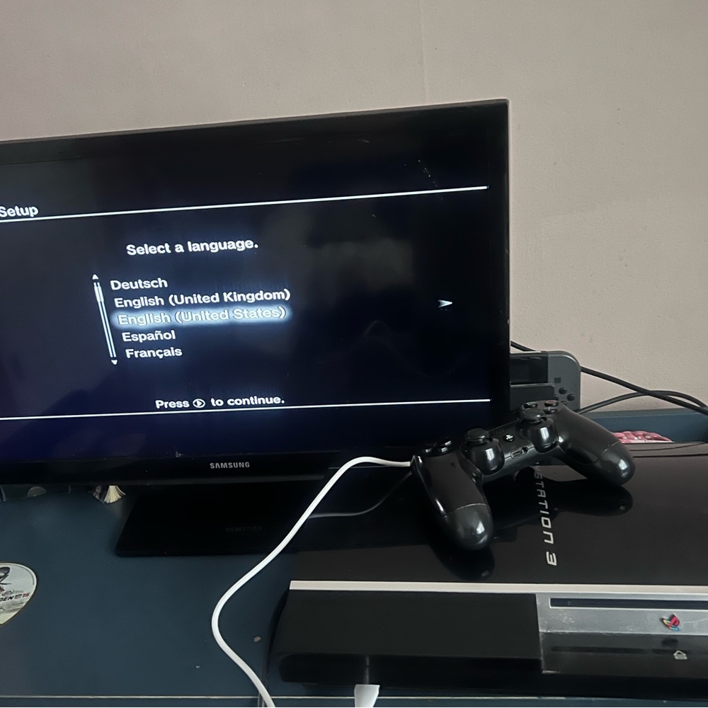 PS3 Fat Console Bundle - Picture 2 of 5